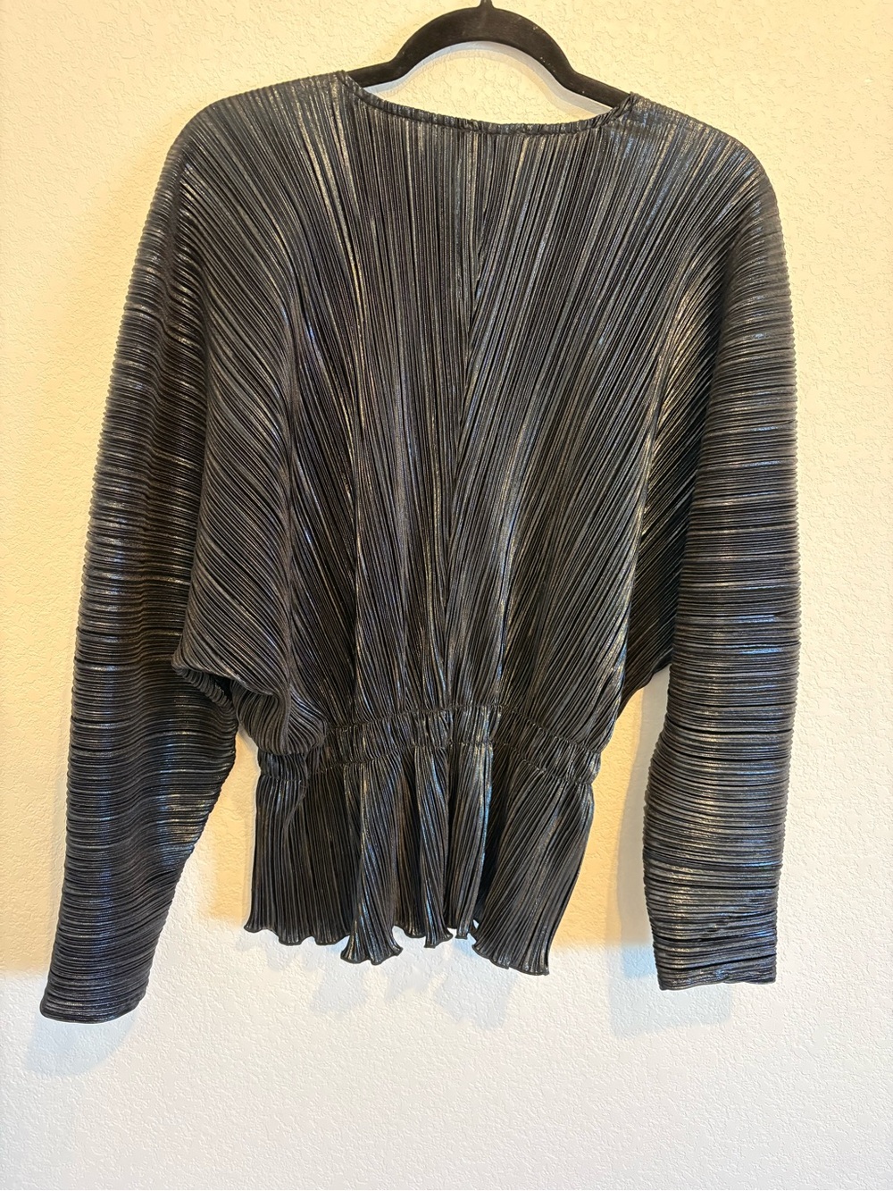Good American Metallic Plissé Peplum Top Black Silver Pleated Blouse Size 3/4 - Picture 12 of 15